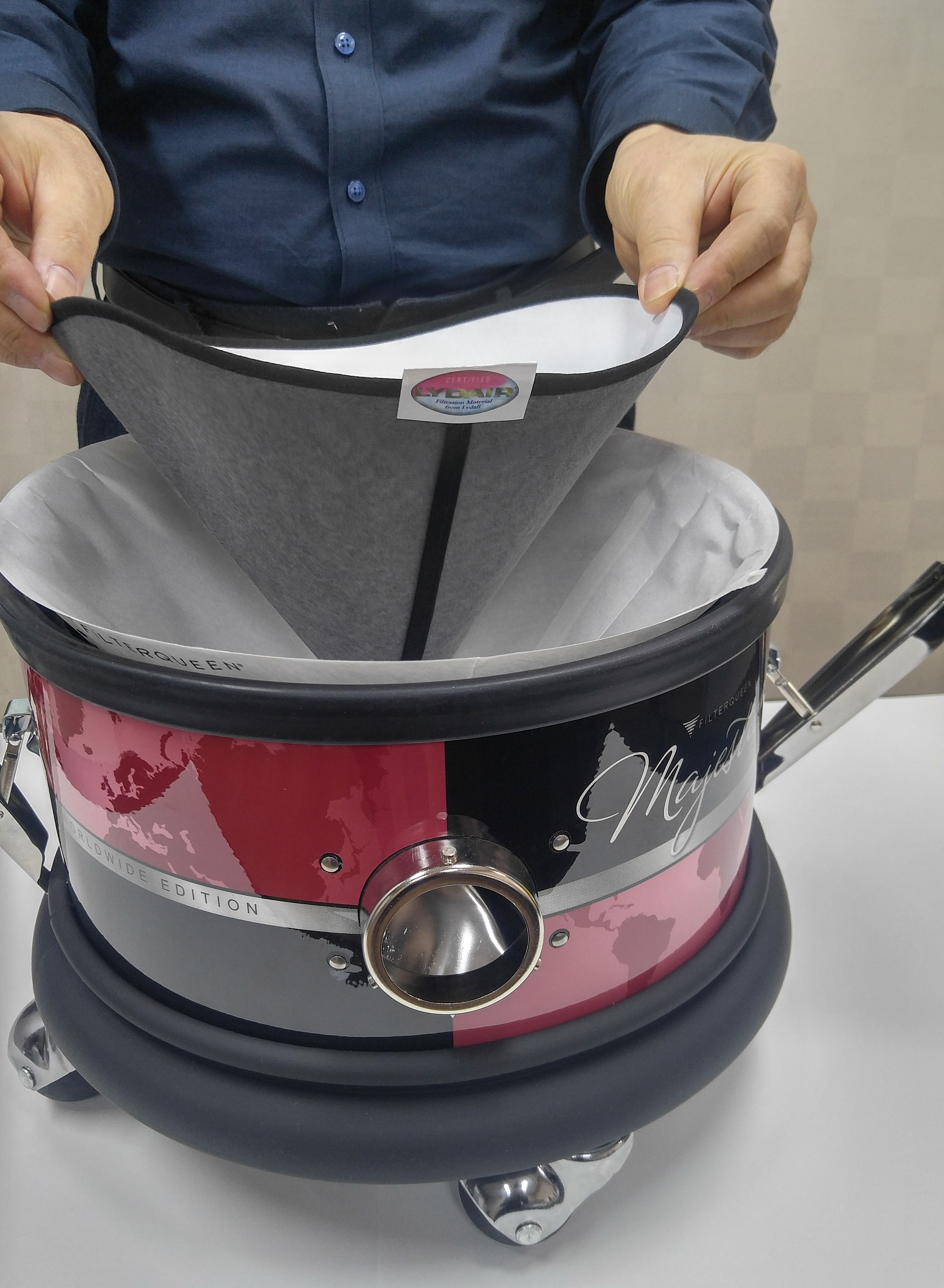 본체를 올리고 필터콘 귀퉁이 확인